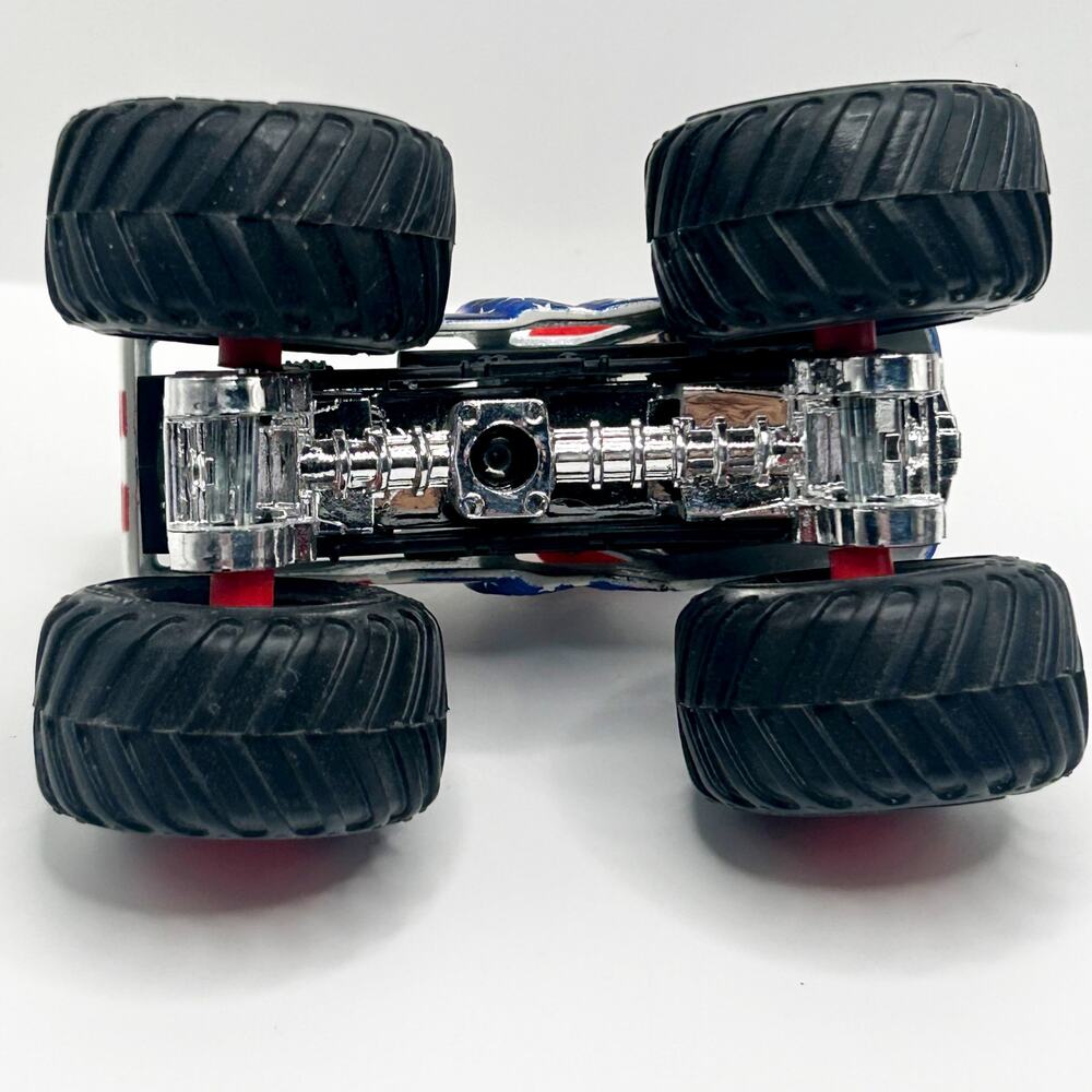 Hot Wheels Monster Jam El Toro Loco Truck 2017 Stars and Stripes 1:64 LOOSE - Picture 6 of 7